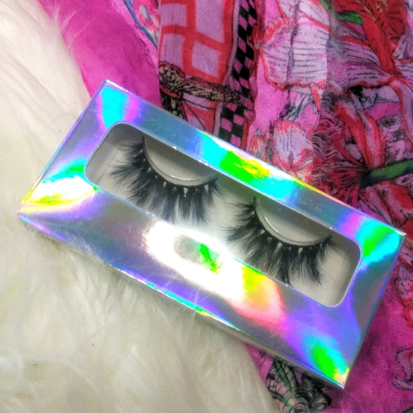 Mink (Faux) Lashes - Picture 2 of 14